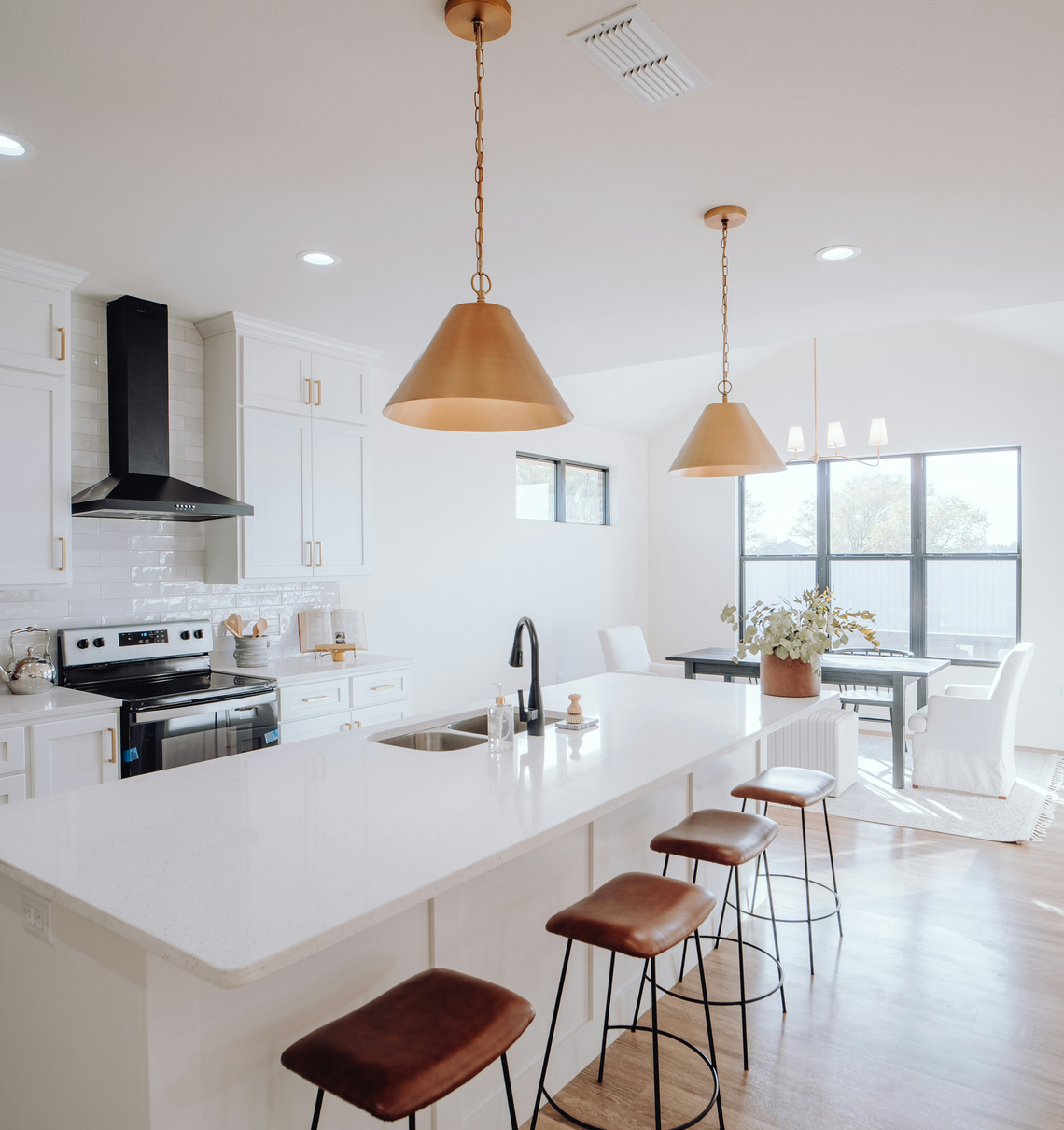 من مشاريع Luxuria Properties